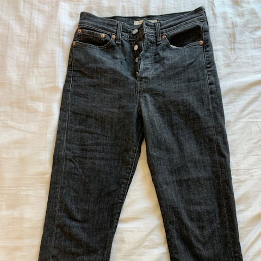 Levis Wedgie Straight Jean